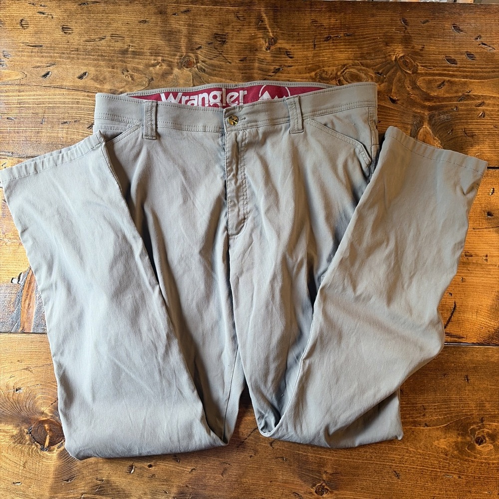 Men's 38x32 Wrangler Stretch Utility Workwear Hiking Outdoors Pants